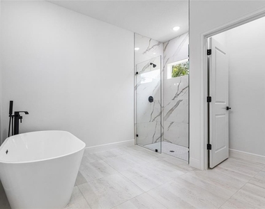 1071 W Hampshire Boulevard - Photo Thumbnail 44