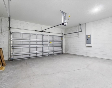 1071 W Hampshire Boulevard - Photo Thumbnail 31
