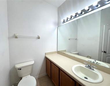 10832 Savannah Wood Drive - Photo Thumbnail 15