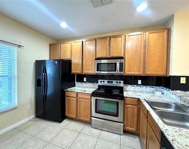 10832 Savannah Wood Drive - Photo Thumbnail 3
