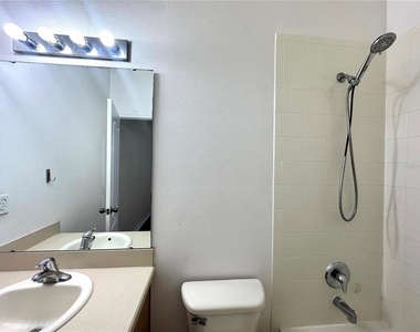10832 Savannah Wood Drive - Photo Thumbnail 9