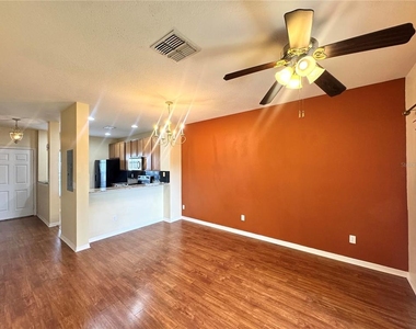 10832 Savannah Wood Drive - Photo Thumbnail 8