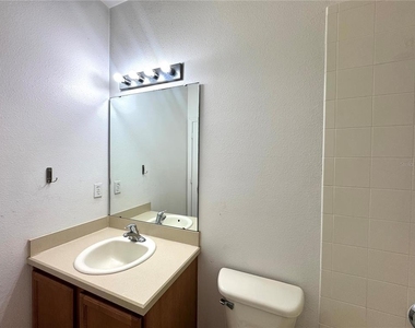 10832 Savannah Wood Drive - Photo Thumbnail 10