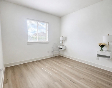 16722 Echo Heights Drive - Photo Thumbnail 19