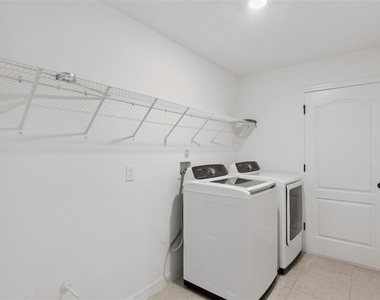 756 Steerview Street - Photo Thumbnail 28