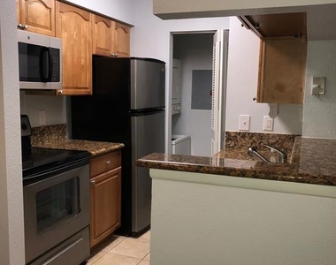 224 Afton Square - Photo Thumbnail 1