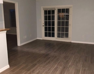 224 Afton Square - Photo Thumbnail 2