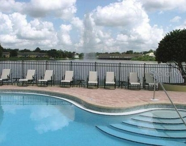 224 Afton Square - Photo Thumbnail 11