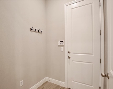 6491 Cyrils Drive - Photo Thumbnail 8