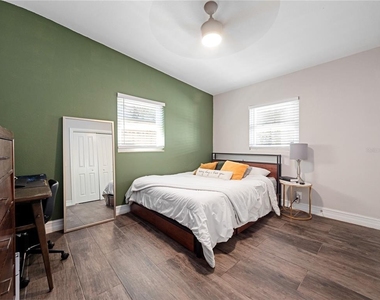 106 E Jinkins Circle - Photo Thumbnail 11