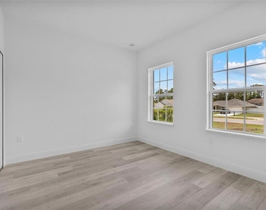 324 Marion Oaks Trail - Photo Thumbnail 18