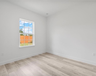 324 Marion Oaks Trail - Photo Thumbnail 19