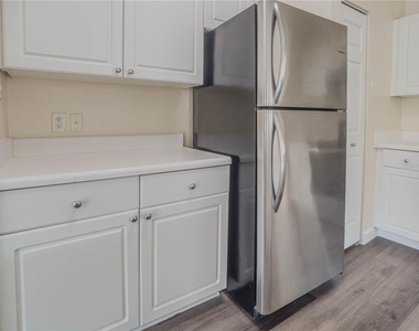 2226 Arbor Lakes Circle - Photo Thumbnail 11