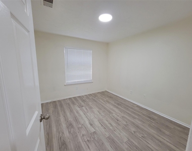 2034 Village Park Drive - Photo Thumbnail 21