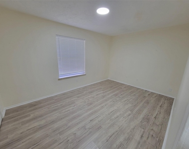 2034 Village Park Drive - Photo Thumbnail 19