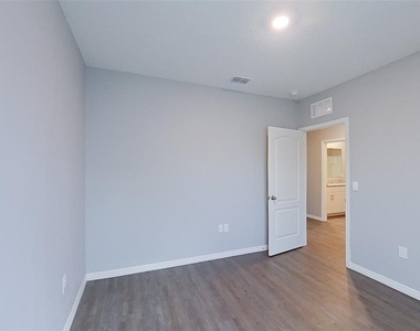 32217 Edson Avenue - Photo Thumbnail 17