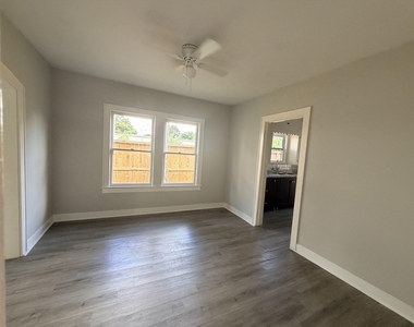 824 Curtin Street - Photo Thumbnail 7