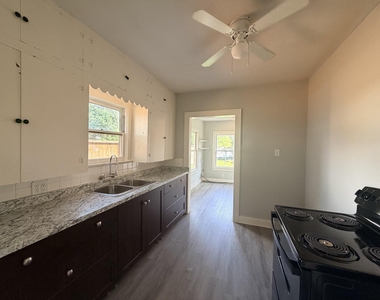 824 Curtin Street - Photo Thumbnail 12