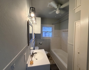 824 Curtin Street - Photo Thumbnail 6