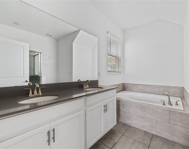 2999 Addison Boulevard - Photo Thumbnail 4