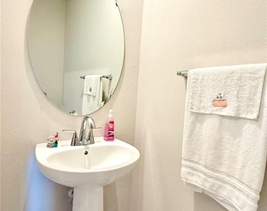 1188 Port Blue Way - Photo Thumbnail 10