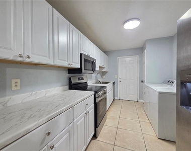 605 Northlake Boulevard - Photo Thumbnail 7