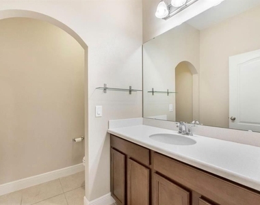 8642 Via Tavoleria Way - Photo Thumbnail 15