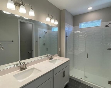 824 Blue Creek Drive - Photo Thumbnail 11