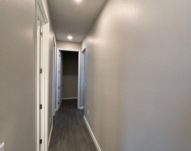 824 Blue Creek Drive - Photo Thumbnail 15