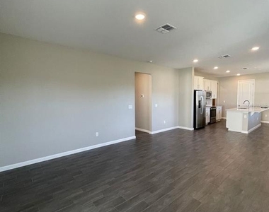 824 Blue Creek Drive - Photo Thumbnail 1