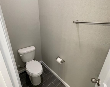824 Blue Creek Drive - Photo Thumbnail 14