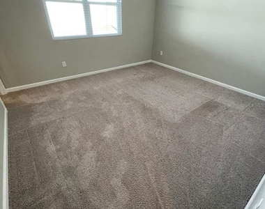 824 Blue Creek Drive - Photo Thumbnail 20