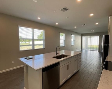 824 Blue Creek Drive - Photo Thumbnail 2