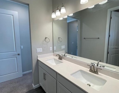 824 Blue Creek Drive - Photo Thumbnail 12
