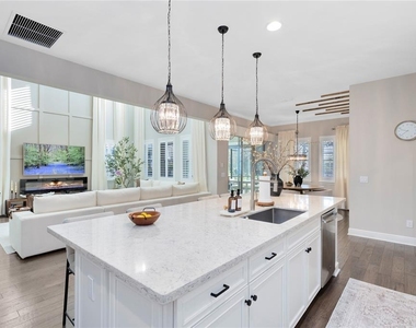 9374 Reymont Street - Photo Thumbnail 12