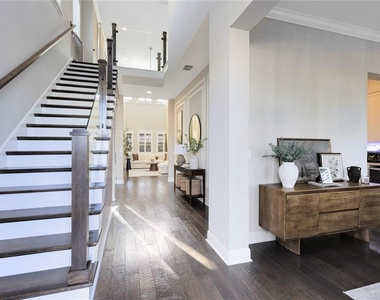 9374 Reymont Street - Photo Thumbnail 5
