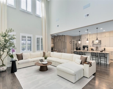 9374 Reymont Street - Photo Thumbnail 9