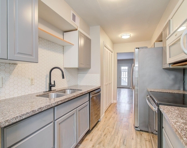 9495 Fondren Road - Photo Thumbnail 6