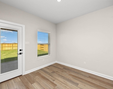 3004 Seaside Cove Court - Photo Thumbnail 4