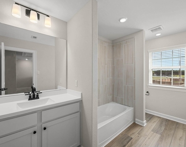 3004 Seaside Cove Court - Photo Thumbnail 12