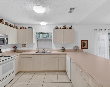 1630 Tampico Place - Photo Thumbnail 18