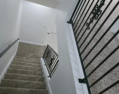 1124 N Fairway Drive - Photo Thumbnail 13