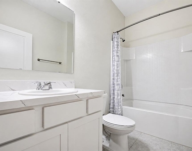 2270 Hemingway Circle - Photo Thumbnail 12