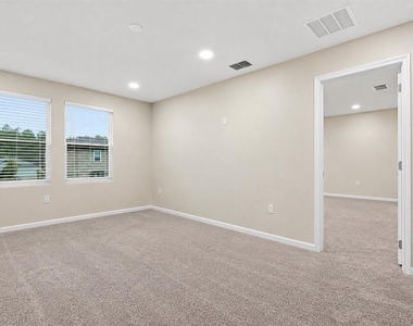 2270 Hemingway Circle - Photo Thumbnail 7