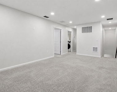 2270 Hemingway Circle - Photo Thumbnail 8