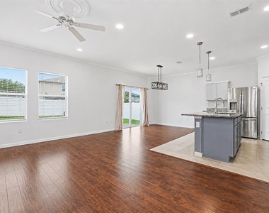 2270 Hemingway Circle - Photo Thumbnail 2