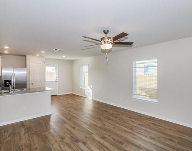 7542 Tipton Meadow Way - Photo Thumbnail 2