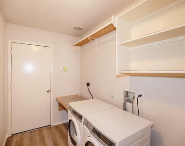 876 Schooner Cove Lane - Photo Thumbnail 16