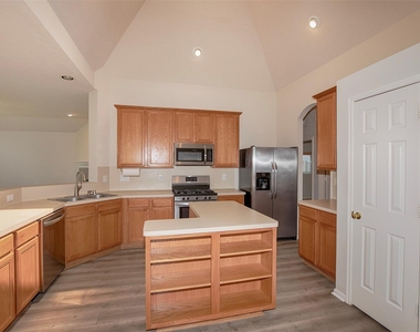 876 Schooner Cove Lane - Photo Thumbnail 8