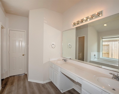 876 Schooner Cove Lane - Photo Thumbnail 20